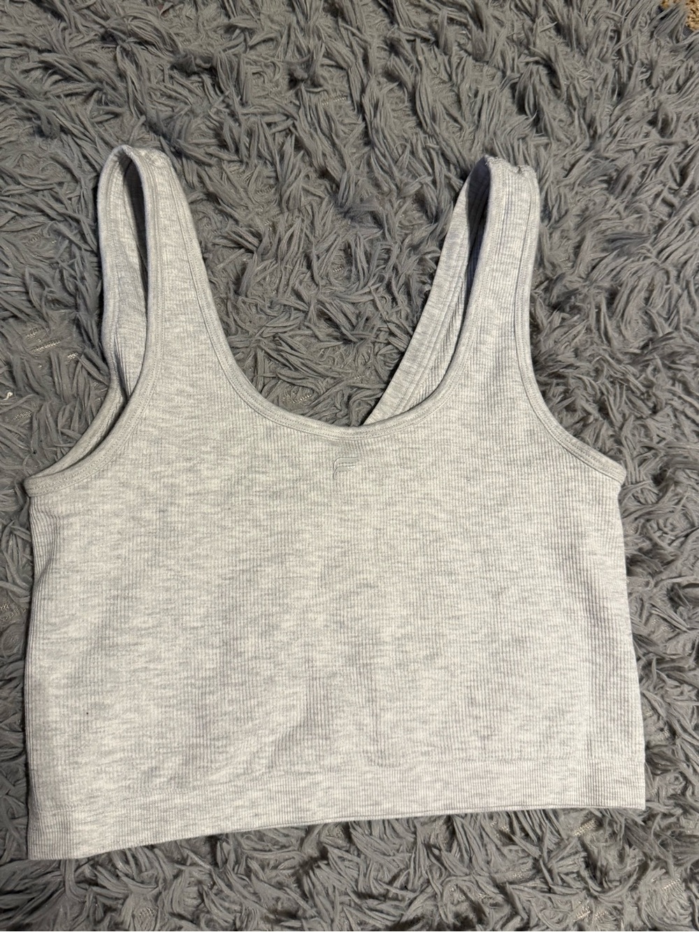 Fabletics Light Gray Ribbed V-Neck Tank - Picture 3 of 4